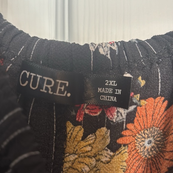 Cure 2x Fall top - Picture 2 of 4